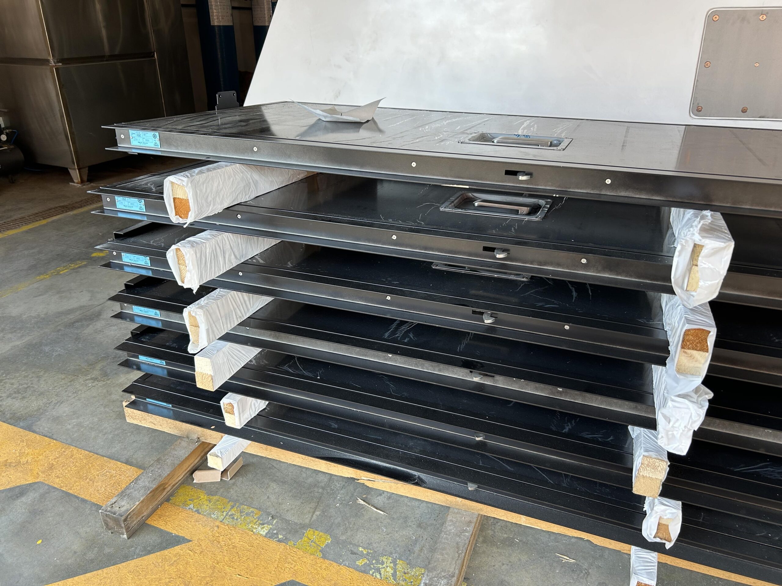 Door leaf ready to be installed
